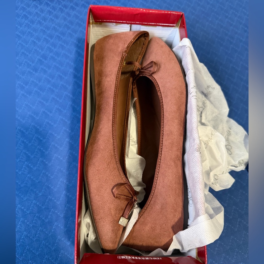 Breckelles Tan Ballet Flats